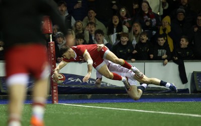 140325 - Wales U20s v England U20s - U20s Six Nations Championship - Harry Rees-Weldon of Wales scores a try