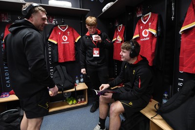 140325 - Wales U20 v England U20 - Six Nations Chamionship - Wales players arrive at the stadium ahead of the match