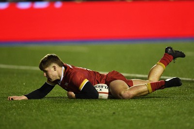 140325 - Wales U20 v England U20 - Six Nations Chamionship - Steffan Emanuel of Wales U20s runs in to score a try