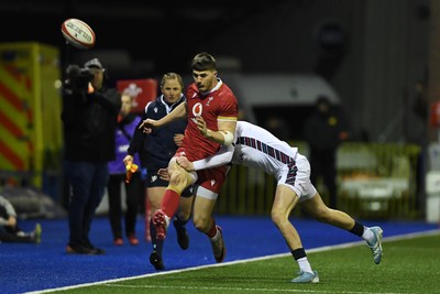 140325 - Wales U20 v England U20 - Six Nations Chamionship - Sion Davies of Wales U20s kicks the ball