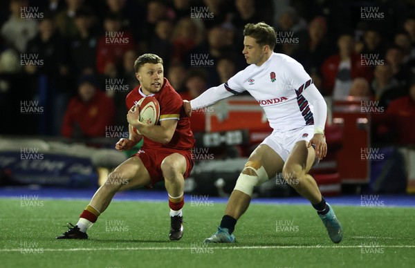 140325 - Wales U20s v England U20s - U20s Six Nations Championship - Tom Bowen of Wales makes a break