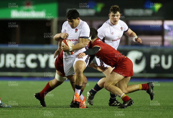 140325 - Wales U20s v England U20s - U20s Six Nations Championship - Kepu Tuipulotu of England makes a break