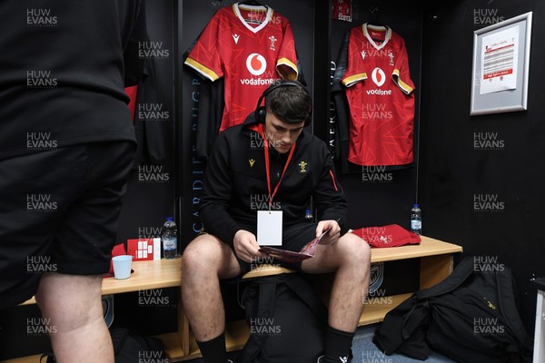 140325 - Wales U20 v England U20 - Six Nations Chamionship - Wales players arrive at the stadium ahead of the match