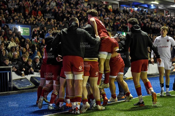 140325 - Wales U20 v England U20 - Six Nations Chamionship - Harry Rees-Weldon of Wales U20s celebrates scoring a try with team mates