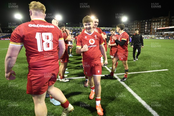 140325 - Wales U20 v England U20 - Six Nations Chamionship - Wales celebrate the win at full time