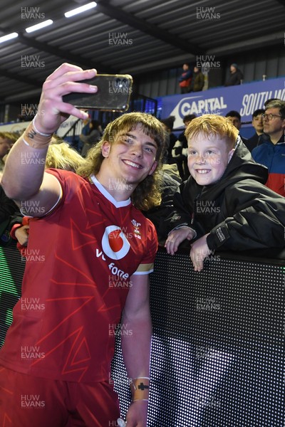 140325 - Wales U20 v England U20 - Six Nations Chamionship - Aidan Boshoff of Wales U20s with fans at full time