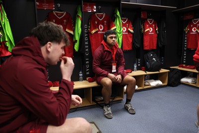 140226 - Wales U20s v France U20s - U20s Six Nations Championship - Wales dressing room before the game