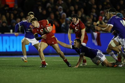 140226 - Wales U20s v France U20s - U20s Six Nations Championship - Steffan Emanuel of Wales makes break to score a try