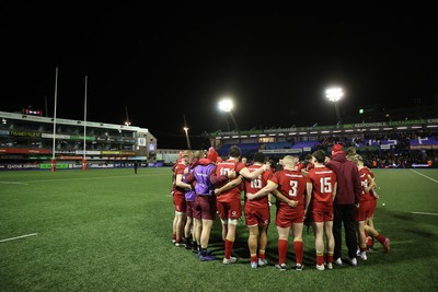 140226 - Wales U20s v France U20s - U20s Six Nations Championship - Wales team huddle at full time