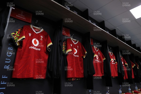 140226 - Wales U20s v France U20s - U20s Six Nations Championship - Wales dressing room before the game