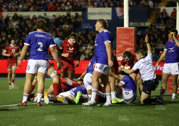 140226 - Wales U20s v France U20s - U20s Six Nations Championship - Wales push over to score a second try