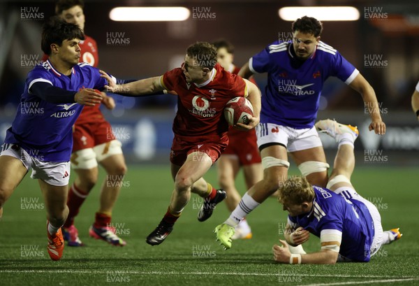 140226 - Wales U20s v France U20s - U20s Six Nations Championship - Tom Bowen of Wales makes a break