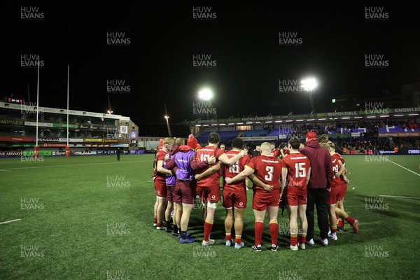 140226 - Wales U20s v France U20s - U20s Six Nations Championship - Wales team huddle at full time