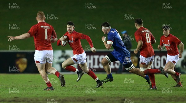 160318 - Wales U20s v France U20s - Natwest 6 Nations Championship - Tommy Rogers of Wales carries the ball