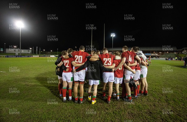 030223 - Wales U20s v Ireland U20s - U20s 6 Nations Championship - Wales team huddle
