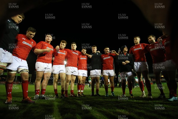 150319 - Wales U20s v Ireland U20s - U20s 6 Nations Championship - Wales team huddle at full time