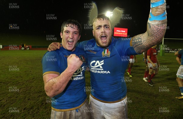 090318 - Wales U20s v Italy U20s - Natwest 6 Nations Championship - Michele Lamaro and Niccolo Cannone of Italy celebrate at full time