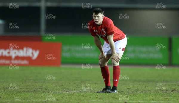090318 - Wales U20s v Italy U20s - Natwest 6 Nations Championship - Tommy Rogers of Wales