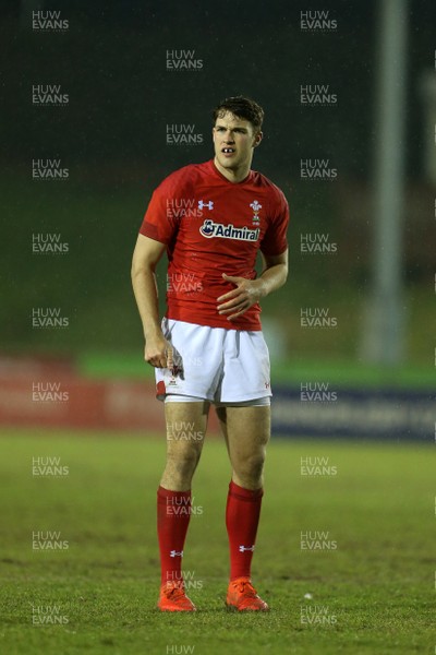 090318 - Wales U20s v Italy U20s - Natwest 6 Nations Championship - Max Llewellyn of Wales