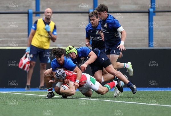 130625 - Wales U20s v Italy U20s - Friendly - Ioan Duggan of Wales scores a try