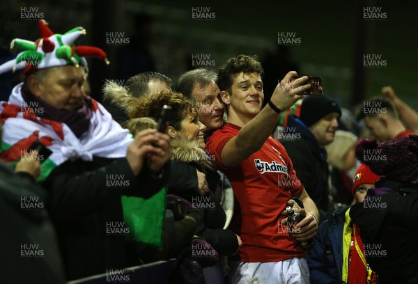 020218 - Wales U20s v Scotland U20s - Natwest 6 Nations - Joe Goodchild of Wales takes a selfie with family