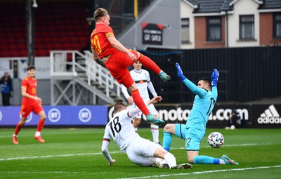 290322 - Wales U21 v Bulgaria U21 - 2023 UEFA Under 21 Euro Qualifying Round - Isaak Davies of Wales tries a shot at goal