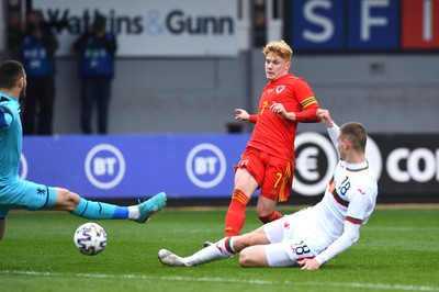290322 - Wales U21 v Bulgaria U21 - 2023 UEFA Under 21 Euro Qualifying Round - Samuel Pearson of Wales scores goal