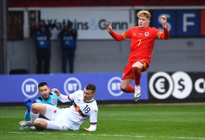 290322 - Wales U21 v Bulgaria U21 - 2023 UEFA Under 21 Euro Qualifying Round - Samuel Pearson of Wales scores goal