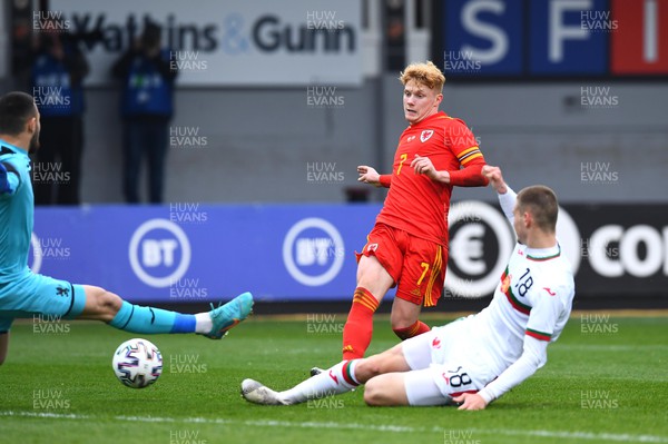 290322 - Wales U21 v Bulgaria U21 - 2023 UEFA Under 21 Euro Qualifying Round - Samuel Pearson of Wales scores goal