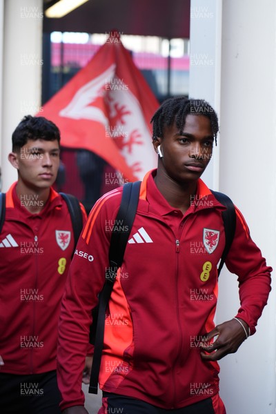 080925 - Wales U21 v Denmark U21 - 2027 UEFA U21 EURO Qualifying - Tanatswa Nyakuhwa arrives to Rodney Parade prior to the match