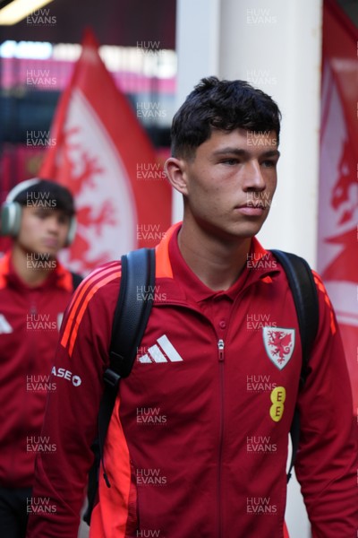 080925 - Wales U21 v Denmark U21 - 2027 UEFA U21 EURO Qualifying - Luey Giles arrives to Rodney Parade prior to the match