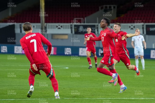 080925 - Wales U21 v Denmark U21 - 2027 UEFA U21 EURO Qualifying - Tanatswa Nyakuhwa of Wales U-21 celebrates scoring his teams first goal
