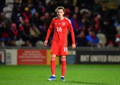 201123 - Wales U21 v Denmark U21 - European Under-21 Championship 2025 Qualifier - Charlie Savage of Wales
