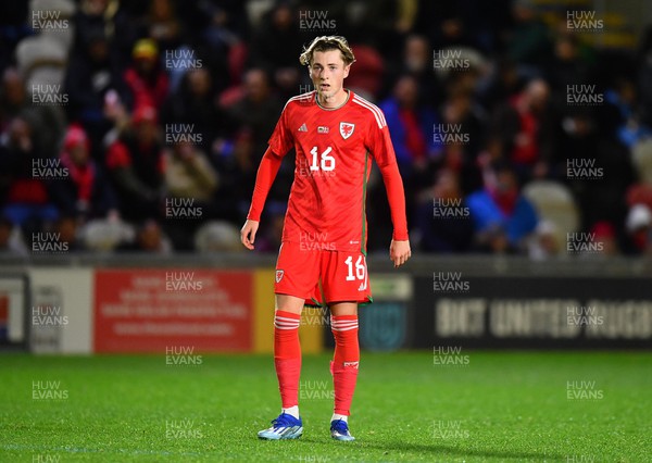 201123 - Wales U21 v Denmark U21 - European Under-21 Championship 2025 Qualifier - Charlie Savage of Wales