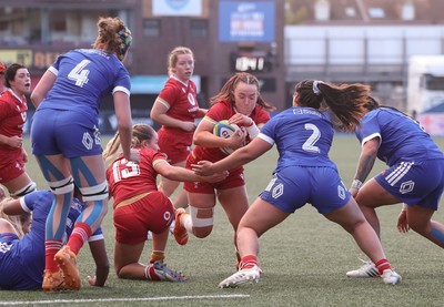 180426 - Wales U21 v France U21, Women's Under-21 Six Nations Summer Series - Sian Jones of Wales charges for the line
