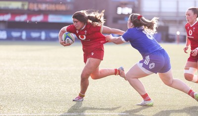 180426 - Wales U21 v France U21, Women's Under-21 Six Nations Summer Series - Gwennan Hopkins of Wales feeds the ball out