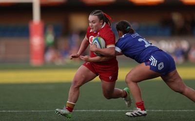 180426 - Wales U21 v France U21, Women's Under-21 Six Nations Summer Series - Shanelle Williams of Wales charges forward