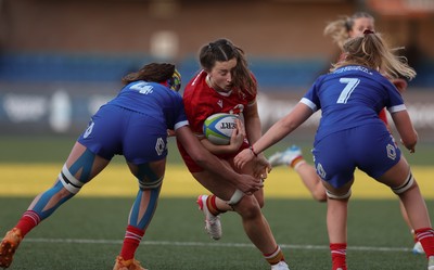 180426 - Wales U21 v France U21, Women's Under-21 Six Nations Summer Series - Robyn Davies of Wales looks to attack