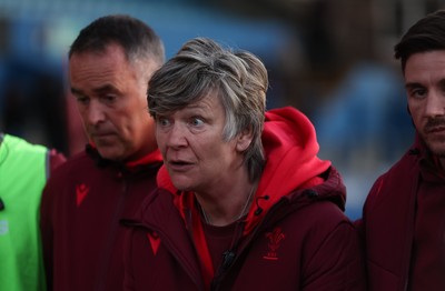 180426 - Wales U21 v France U21, Women's Under-21 Six Nations Summer Series - Wales head coach Liza Burgess speaks to the players at the end of the match
