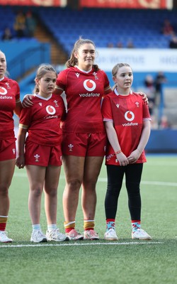 180426 - Wales U21 v France U21, Women's Under-21 Six Nations Summer Series - Wales captain Gwennan Hopkins with match mascots