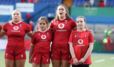 180426 - Wales U21 v France U21, Women's Under-21 Six Nations Summer Series - Wales captain Gwennan Hopkins with match mascots