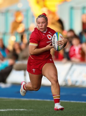 180426 - Wales U21 v France U21, Women's Under-21 Six Nations Summer Series - Kelsie Webster of Wales