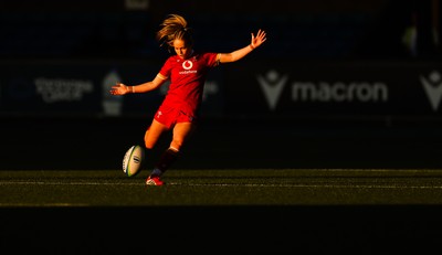 180426 - Wales U21 v France U21, Women's Under-21 Six Nations Summer Series - Hanna Marshall of Wales