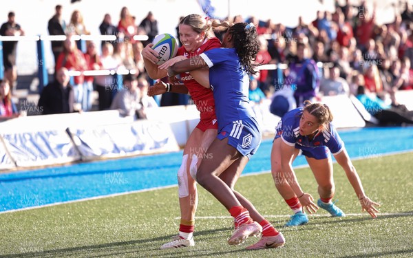180426 - Wales U21 v France U21, Women's Under-21 Six Nations Summer Series - Gabby Healan of Wales powers over to score try