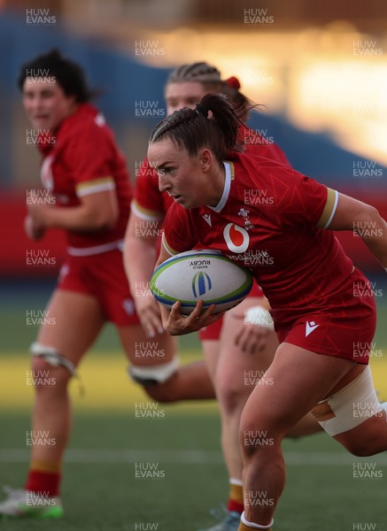 180426 - Wales U21 v France U21, Women's Under-21 Six Nations Summer Series - Sian Jones of Wales charges for the line