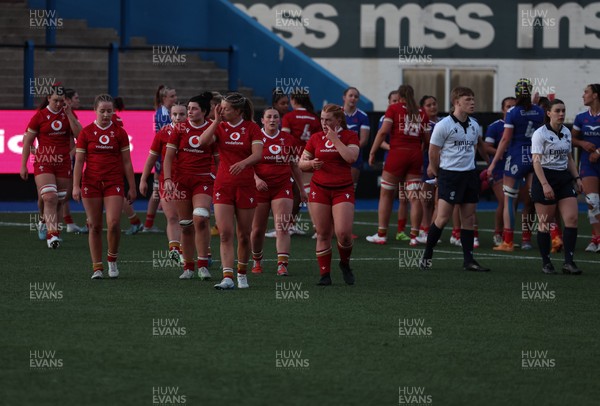 180426 - Wales U21 v France U21, Women's Under-21 Six Nations Summer Series - Wales players at the end of the match