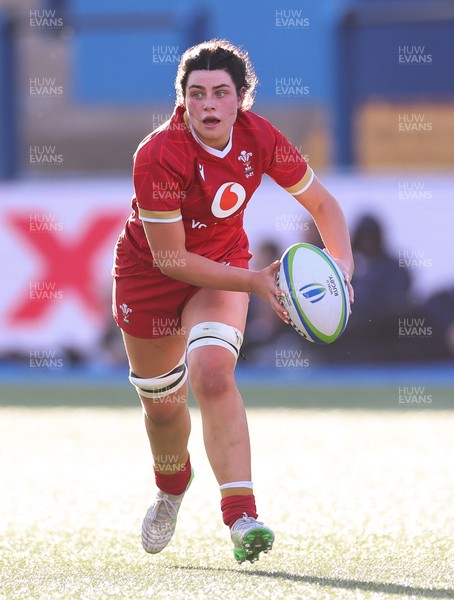 180426 - Wales U21 v France U21, Women's Under-21 Six Nations Summer Series - Lucy Isaac of Wales