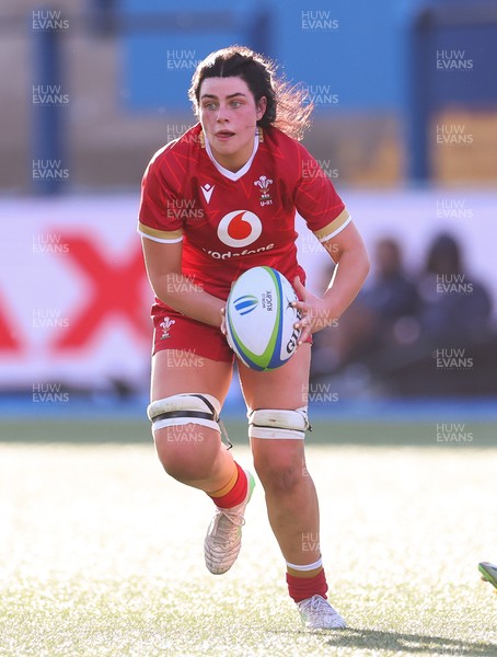 180426 - Wales U21 v France U21, Women's Under-21 Six Nations Summer Series - Lucy Isaac of Wales