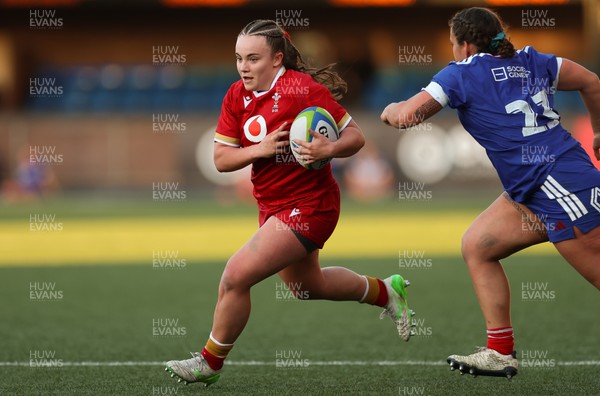 180426 - Wales U21 v France U21, Women's Under-21 Six Nations Summer Series - Shanelle Williams of Wales