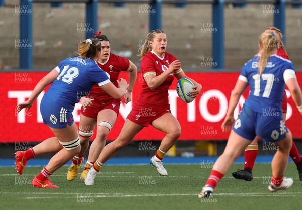 180426 - Wales U21 v France U21, Women's Under-21 Six Nations Summer Series - Amy Williams of Wales